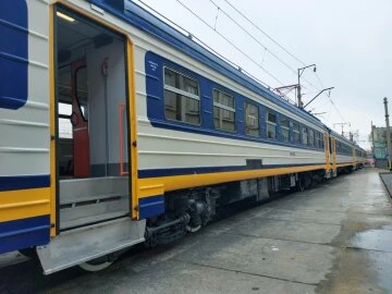 Залізниця, поїзд, УЗ, Укрзалізниця